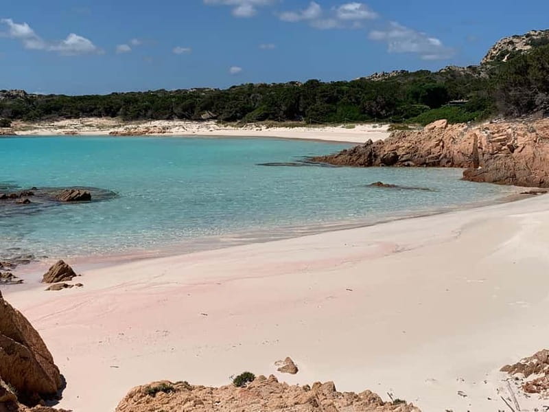 La Maddalena: daily sailing tour archipelago La Maddalena - Santa Maria and the island passages