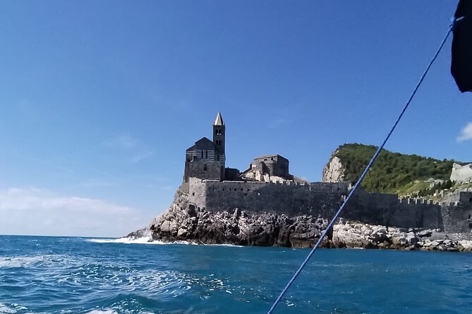 La Spezia & Portovenere boat tour and the 3 Islands with aperitif - The aperitif: focaccia, wine, and music