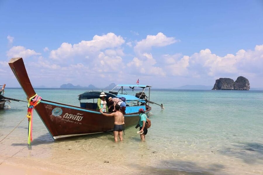 Lanta's Hidden Gems: 4 Islands by Traditional Longtail Boat - Koh Ngai: lunch and the best chance to relax