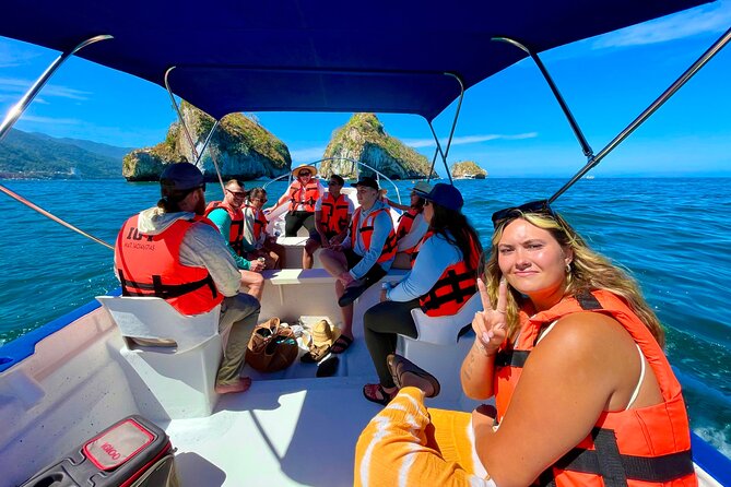Los Arcos 5 islands Snorkeling Cliff Jumping and Hidden Beach - The crew and the pace