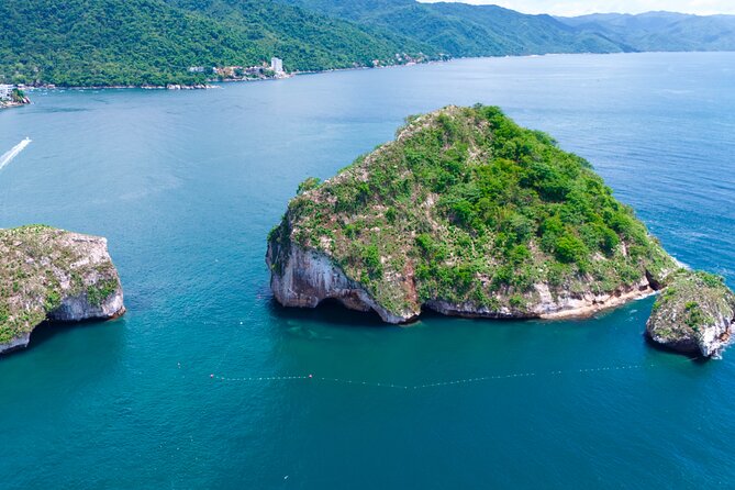 Los Arcos Snorkeling & 5 Island Adventure - Snorkeling near the arches