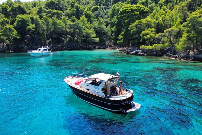 Luxury Private Boat Tour to Elaphiti Islands - Meeting Captain Robert and setting the route