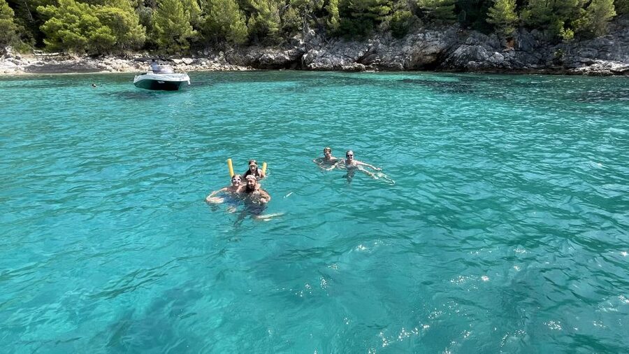 Luxury Private Boat Tour to Elaphiti Islands (4 hours) - Cliff jumping and other active choices