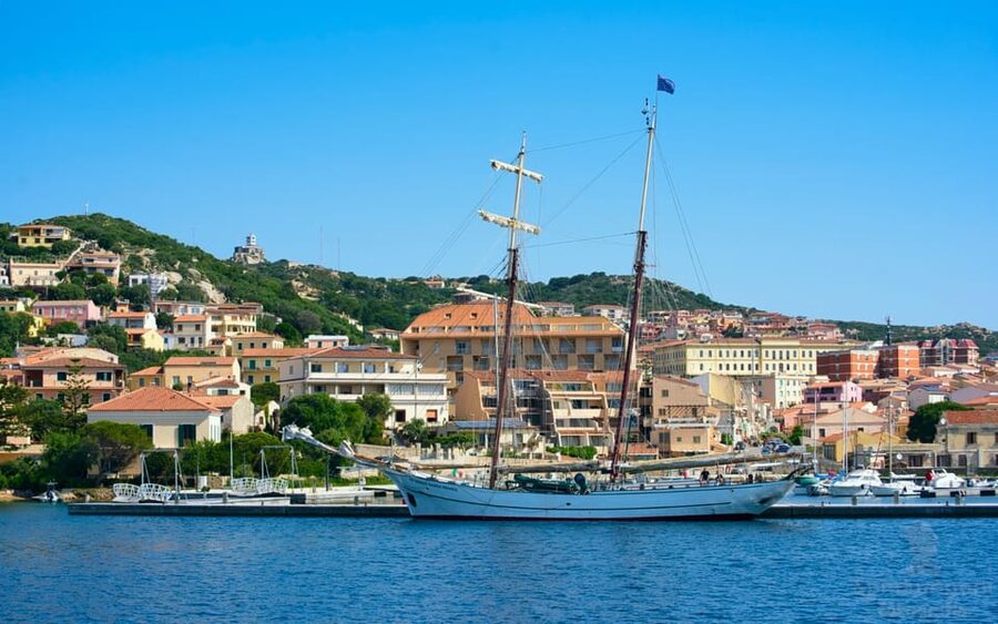 Maddalena archipelago - The 9:00 am departure from Santa Teresa Gallura