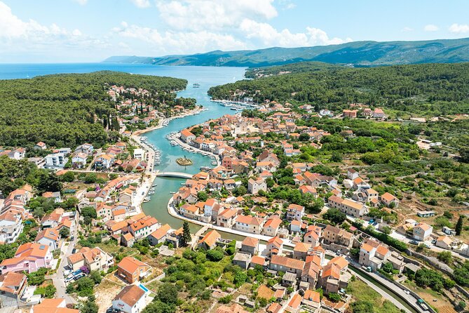 Makarska: 3-Island Golden Horn and Blue Lagoon Speedboat Tour - What the $108.02 price really covers