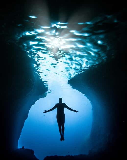 Makarska: 3-island Speedboat Cave & Blue Lagoon Tour - Pokrivenik gives you an early swim