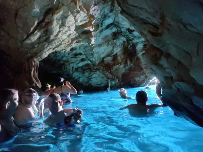 Makarska: 3-island Speedboat Cave & Blue Lagoon Tour - The ride from Makarska to Pokrivenik