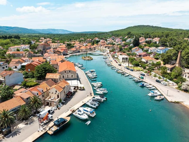 Makarska: 3-Island Speedboat Golden Horn & Blue Lagoon Tour - The final swim near Nono Ban