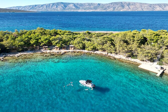 Makarska: 3-Island Speedboat Tour with Cave and Blue Lagoon - Jelsa gives the day a welcome pause