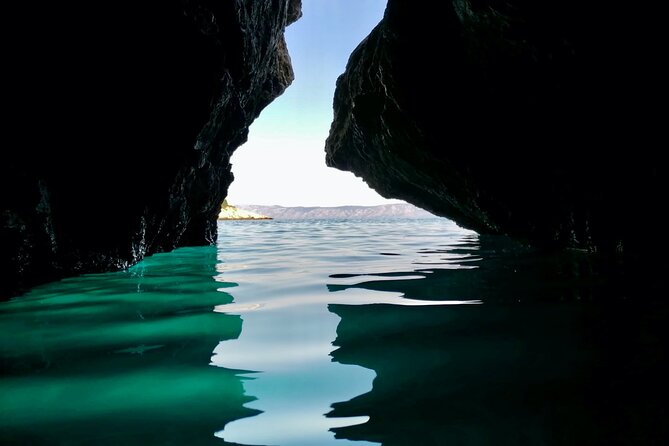 Makarska: 3-Island Speedboat Tour with Cave and Blue Lagoon - Žirje Beach finishes the route on Brač