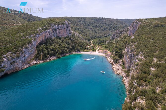 Makarska: 3 Island Speedboat Tour with Little Blue Cave & Lagoon - What this five-hour boat trip is really like