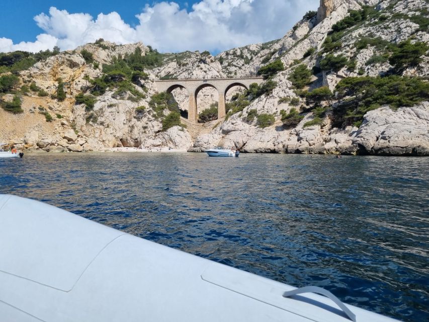 Marseille: Sunset Frioul Archipelago Boat Cruise - Frioul Archipelago at golden hour