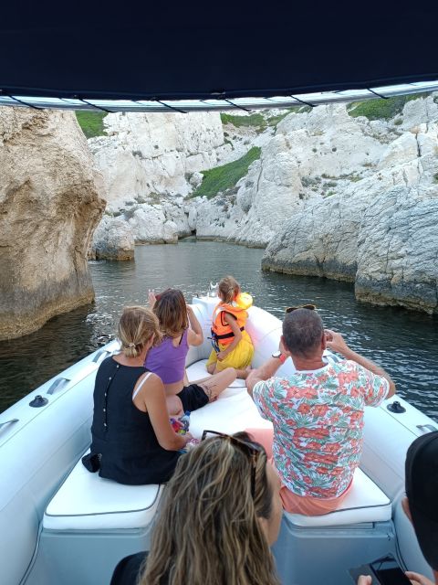 Marseille: Sunset Frioul Archipelago Boat Cruise - Port du Frioul and a short break ashore