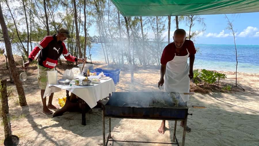 Mauritius 5 Islands Hopping Tours - PRIVATE BOAT - The lighthouse islands add Mauritius history