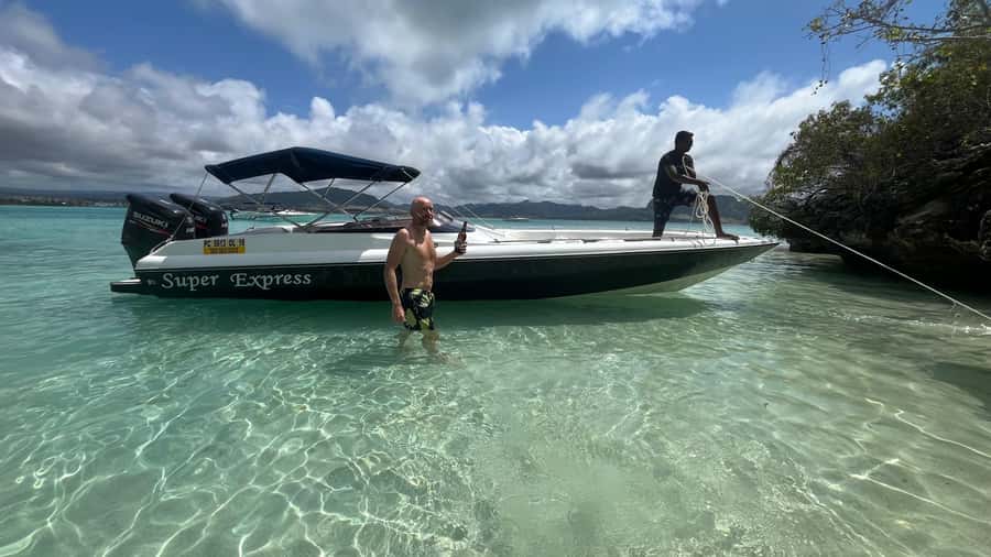 Mauritius 5 Islands Hopping Tours - PRIVATE BOAT - Dolphins, turtles, and the limits of nature