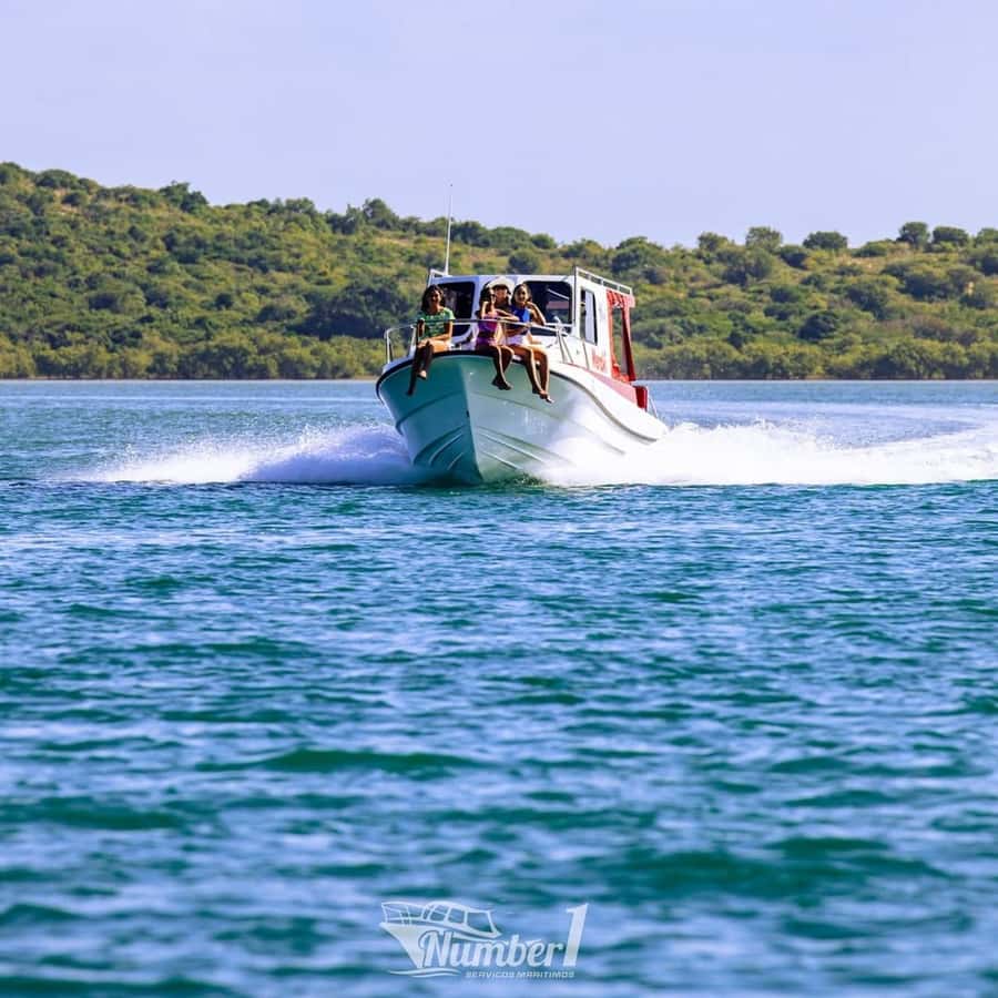 Mozambique: Inhaca, Santa Maria, and Portuguese Islands Tour - Leaving Maputo by speedboat