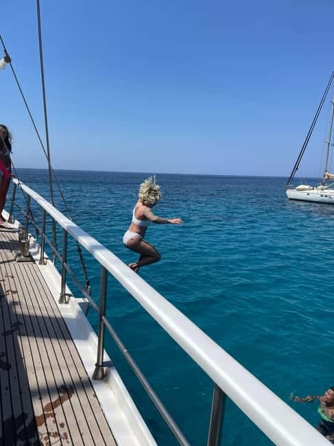 Mykonos: Delos and Rhenia Islands Cruise with BBQ Meal - The return sail and what six hours feels like