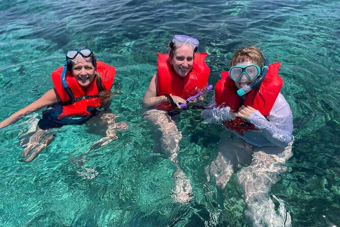 Nassau: 3 islands Pigs,Turtles,Snorkel & Beach Club with lunch - The boat ride, group size, and crew