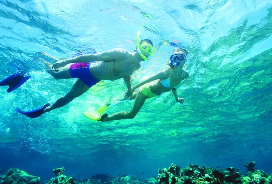 Nassau: Island Hopping Boat Trip with Lunch & Drinks - Who should book this excursion?
