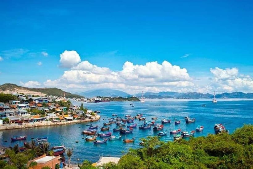 Nha Trang: 3 Islands Tour with Mud or Beach Fun - Bai Tranh Beach is your active first stop