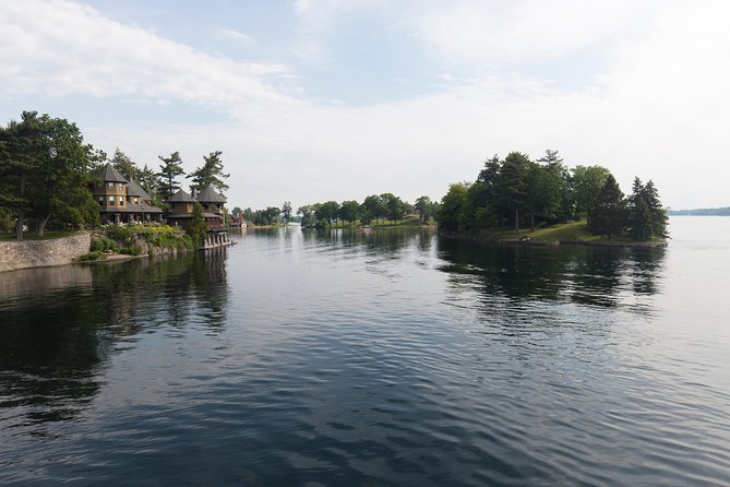 Niagara Falls, Toronto and 1000 Islands, 3 Day Tour from NYC - Delaware Water Gap and Pocono outlet shopping