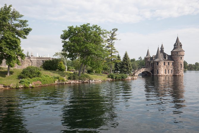 Niagara Falls, Toronto and 1000 Islands, 3 Day Tour from NYC - Hotels, meals, and daily comfort