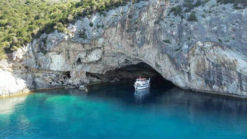 Nydri: Island Hopping Boat Cruise with Beach BBQ Lunch - Key points to know before you book