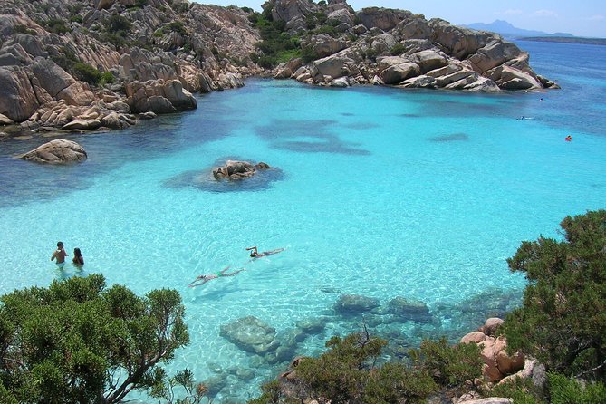 Olbia : Magdalene Archipelago Boat Tour + transfer included - The return route includes several fine viewpoints