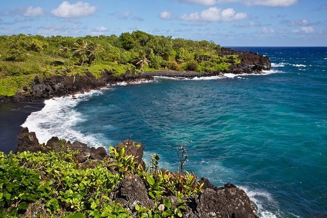 One Day Heavenly Hana Tour: Island Hopping from Oahu to Maui - Kaumahina State Wayside Park: the first Maui view