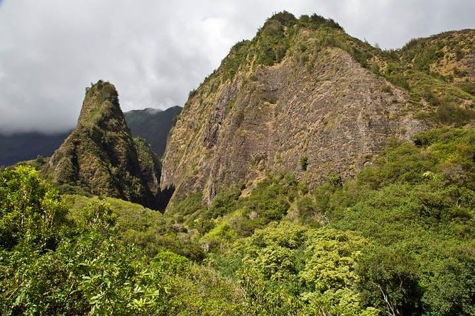One Day Heavenly Hana Tour: Island Hopping from Oahu to Maui - Hana town: the heart of the day