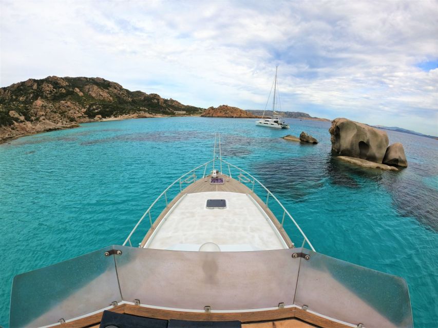 Palau: La Maddalena Archipelago Motorboat Tour with Lunch - Lunch on board in the Natural Pools