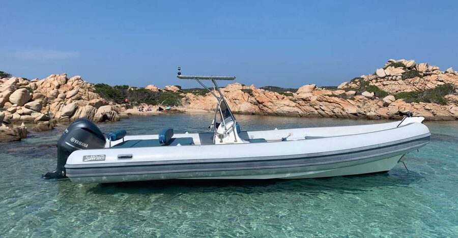 Palau: personalized boat tour to visit Maddalena Archipelago - Why this small boat makes a difference