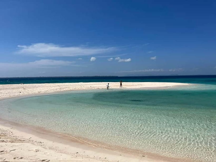 PALAWAN: Balabac Island Hopping with Full board Meals - The Onok sea wall and giant clams