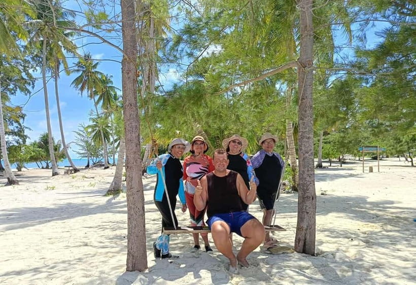 PALAWAN: Balabac Island Hopping with Full board Meals - Patawan, Bugsuk, and the sandbars