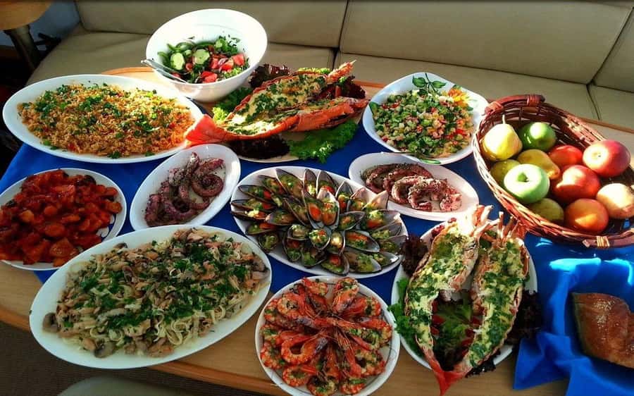 Pattaya: 3 Islands Catamaran Tour with Buffet Lunch - Lunch is served aboard the catamaran