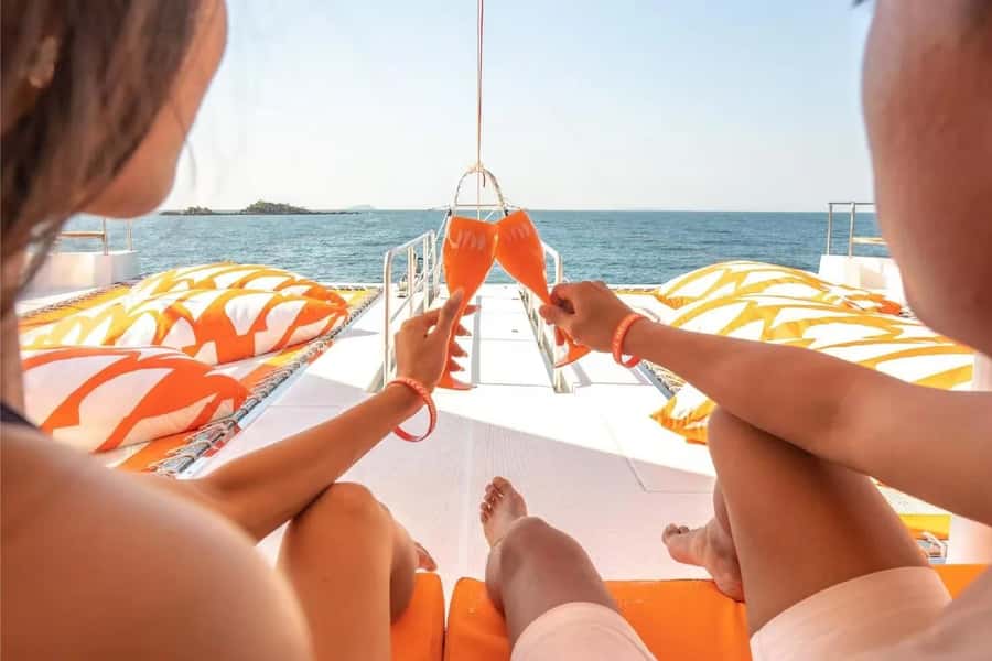 Pattaya: 3 Islands Hopping Day Tour on Catamaran with party - A catamaran day rather than a simple boat transfer