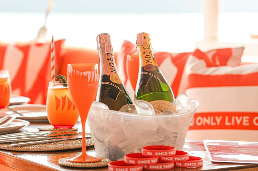 Pattaya: 3 Islands Hopping Day Tour on Catamaran with party - Lunch under the covered deck