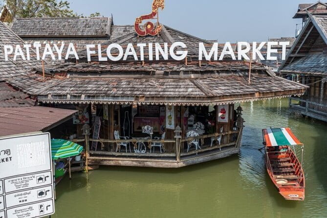 Pattaya: 3 Islands one day trip on Catamaran with Lunch - Meeting the monkeys at Koh Ped