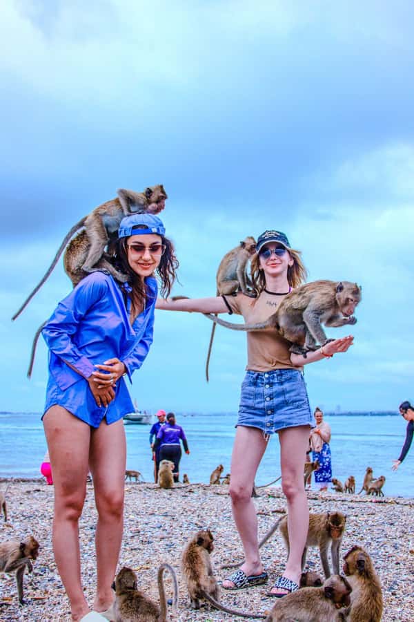 Pattaya: Exclusive 3-Island Catamaran Tour with Buffet Lunch - Koh Phai gives you the calmest first stop