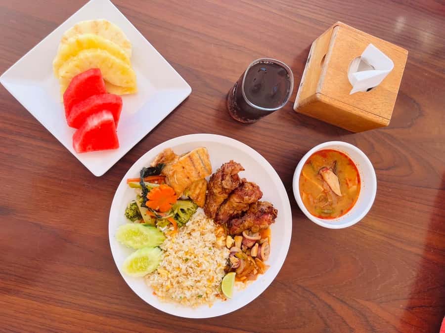 Pattaya: Full-Day 2 Islands Yacht Trip with Lunch and Sunset - Should you book it?