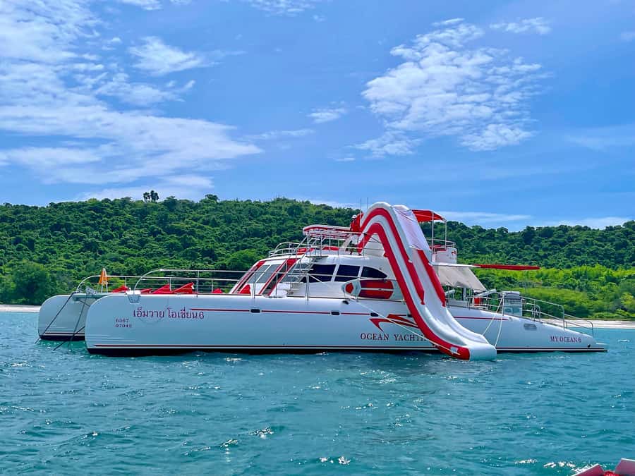Pattaya: Full-Day 2 Islands Yacht Trip with Lunch and Sunset - Service, comfort, and the small details