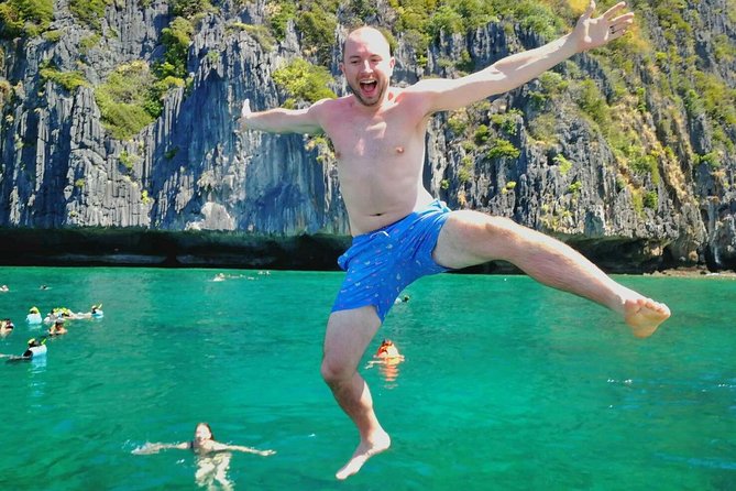 Phi Phi Early Bird & 4 Islands - Day Tour by Speedboat From Krabi - Pileh Bay and the limestone walls of Phi Phi