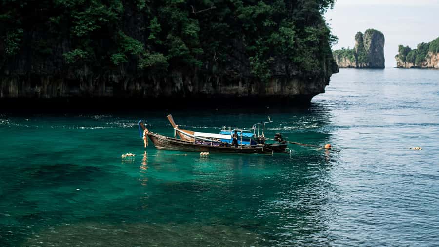 Phi Phi: Exclusive Full Day Longtail Boat to 7 Islands - Nui Bay, the quieter final stop