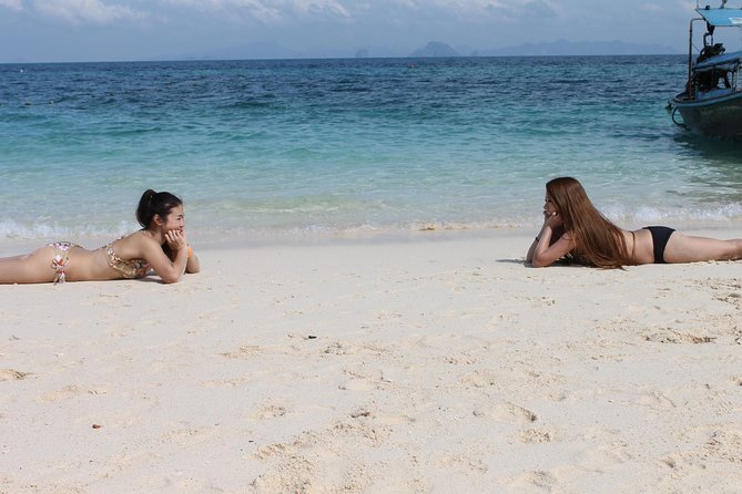 Phi Phi Islands Day Tour Bamboo and Maya Bay with Lunch By Speedboat - Pileh Bay brings the best water access
