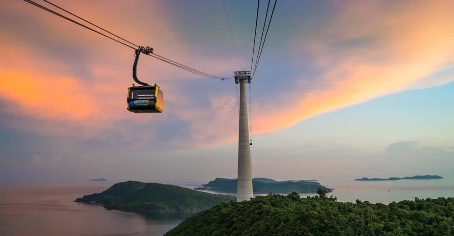 Phu Quoc: 3 Island Boat Trip, Cable Car, Water Park| Vietnam - Xuong Island and the first coral stop