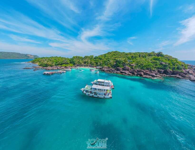 Phu Quoc: 3 Island Tour by Boat with Guide - Buom or Xuong Island: your first coral stop