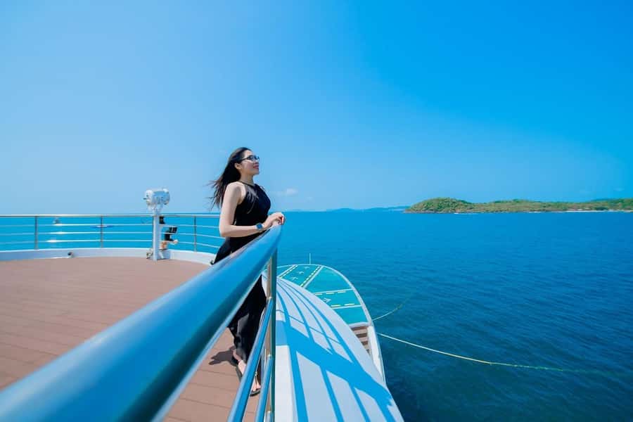 Phu Quoc: 3-Island Tour & Cruise with Lunch & Water Sports - Lunch at Hon Mong Tay or May Rut