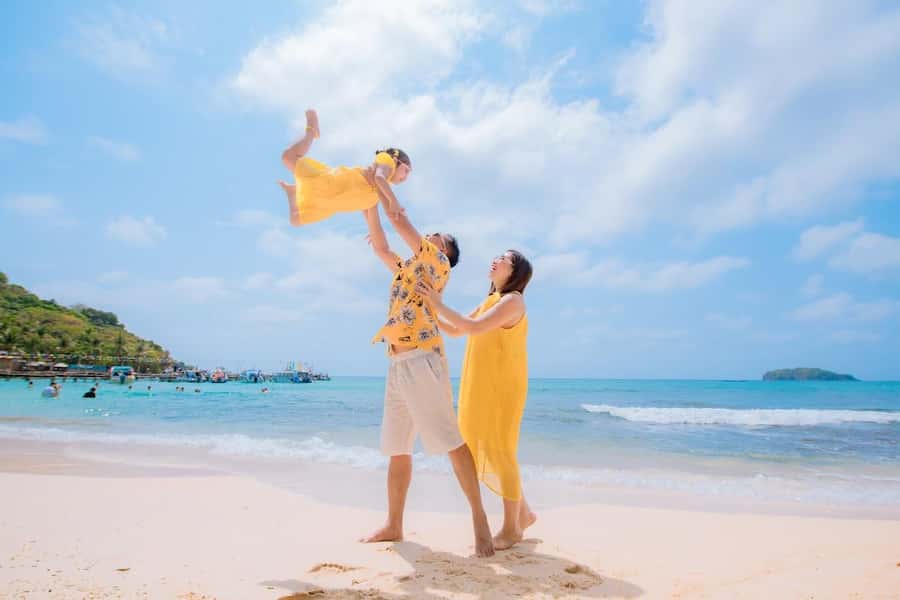 Phu Quoc: 3-Island Tour & Cruise with Lunch & Water Sports - The morning pickup and ride to An Thoi