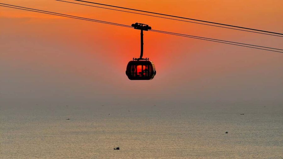 Phu Quoc: 3 Islands Tour with Cable Car & Buffet Lunch - Hon Thom Island: lunch, Aquatopia, and a big change of pace