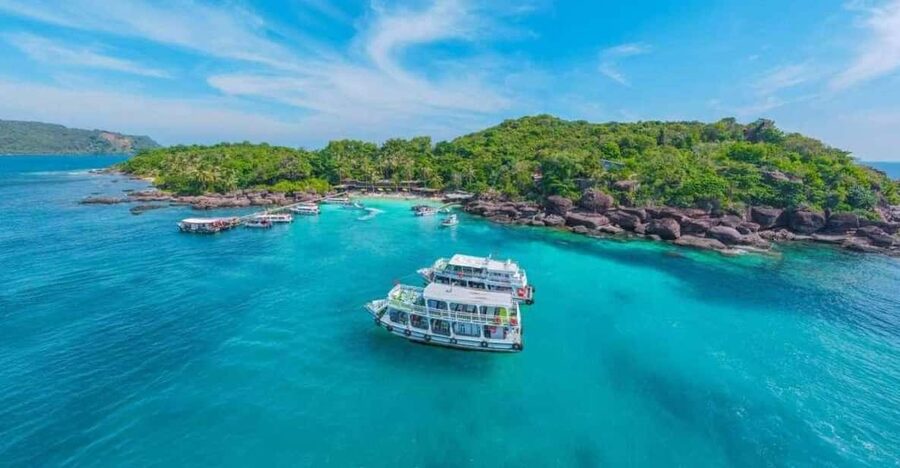 Phu Quoc: 4 Island Hopping, Speedboat, Cable Car, Water Park - Gam Ghi Island and the first coral-reef stop